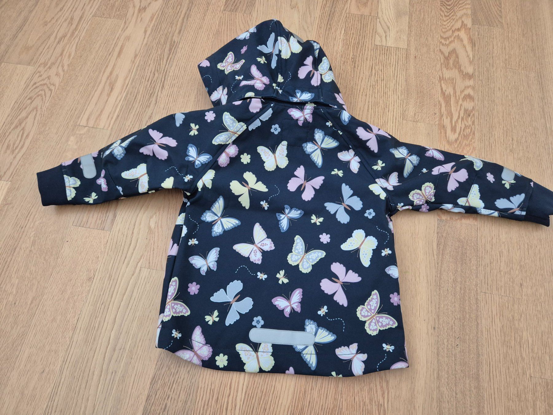 Jacken & Mäntel: Lindex Softshell Jacke mit Schmetterlingen, Gr. 98 Neu! – Neu und originalverpackt aus Pfäffikon SZ von Ka6ka 1