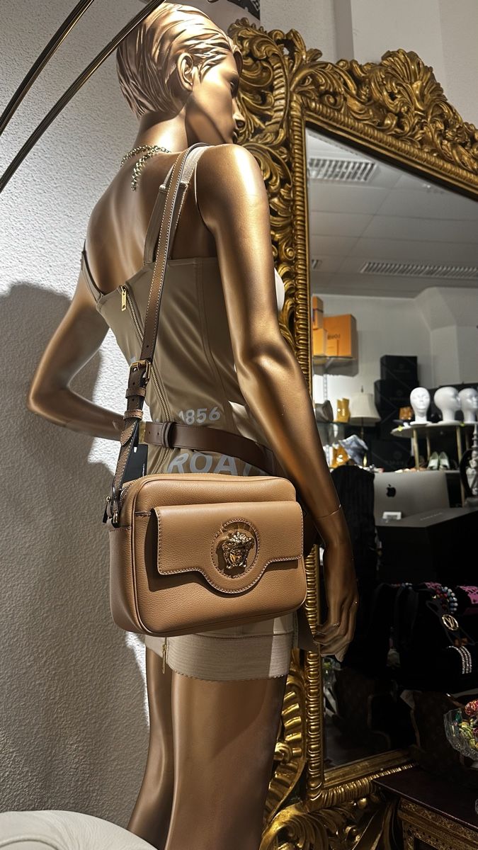 Versace Sonstige Kleidung & Accessoires: Versace Kamera Tasche neu – Neu und originalverpackt aus Lachen SZ von HelvetiaLuxury 7