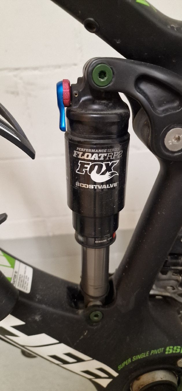Wheeler Biciclette: Fully Wheeler Raptor R10 mit Carbon-Rahmen – Usato da Sursee venduto da AMO-Sports 3