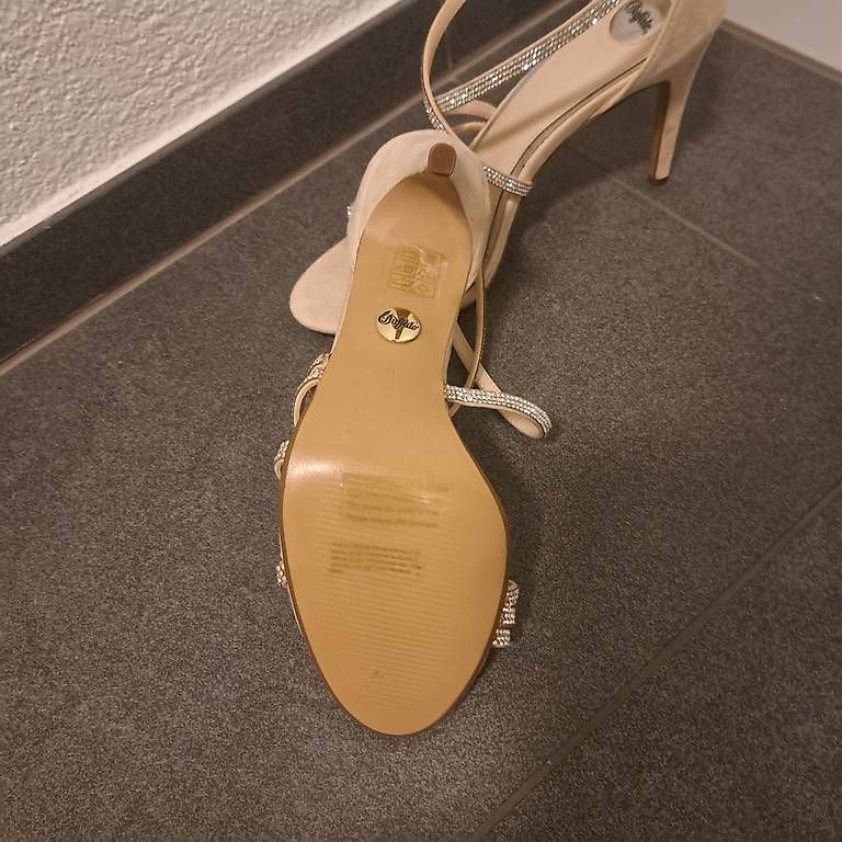Damenschuhe: Riemchensandaletten  – Neu und originalverpackt aus Neftenbach von sam_jbb5 4