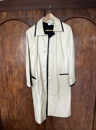 Damen Ledermantel beige schwarz geknöpft guter Zustand