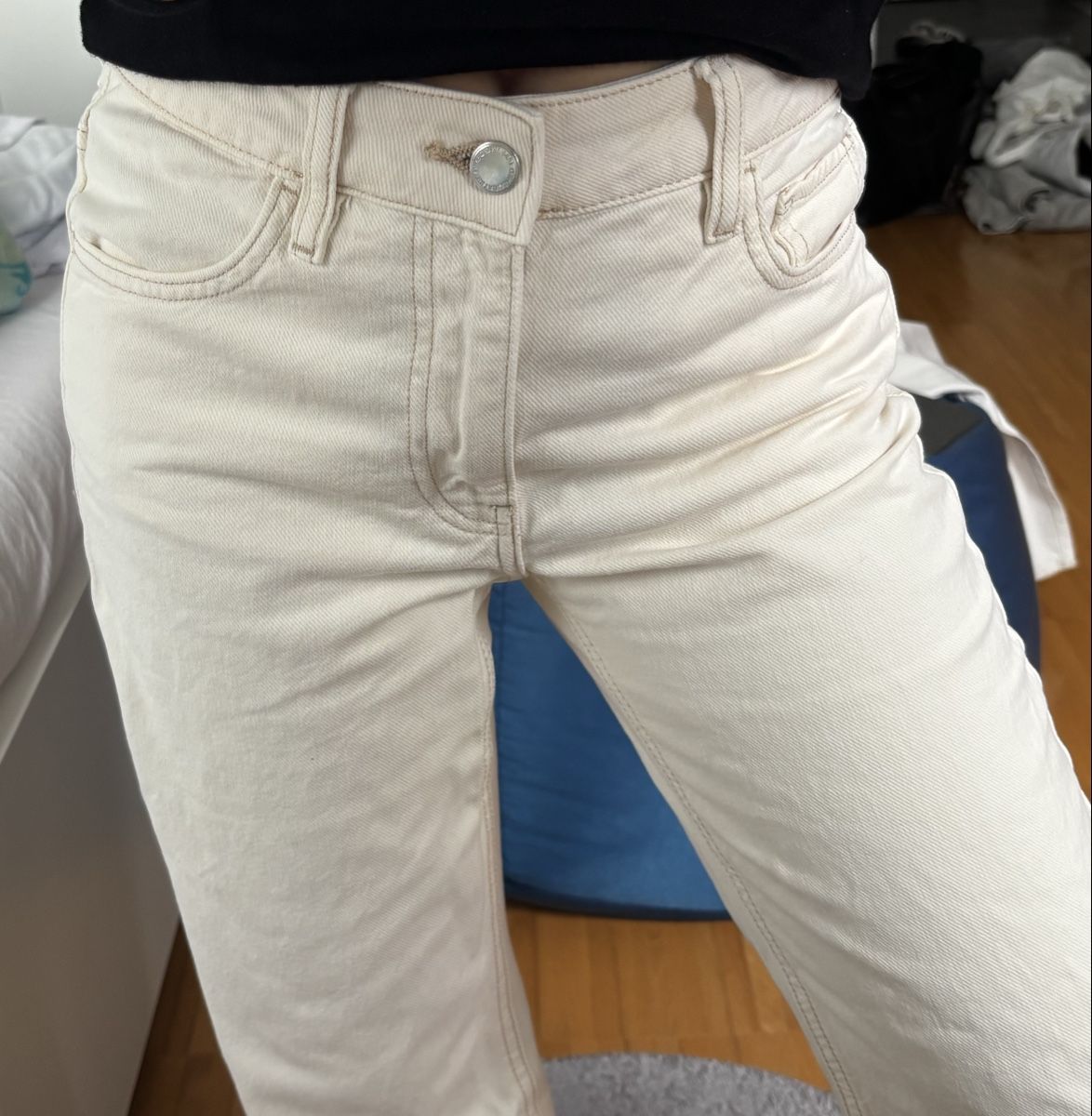 Mango Jeans: Mango flared Jeans  – Nuovo (secondo la descrizione) da Basel venduto da Vaniiiy