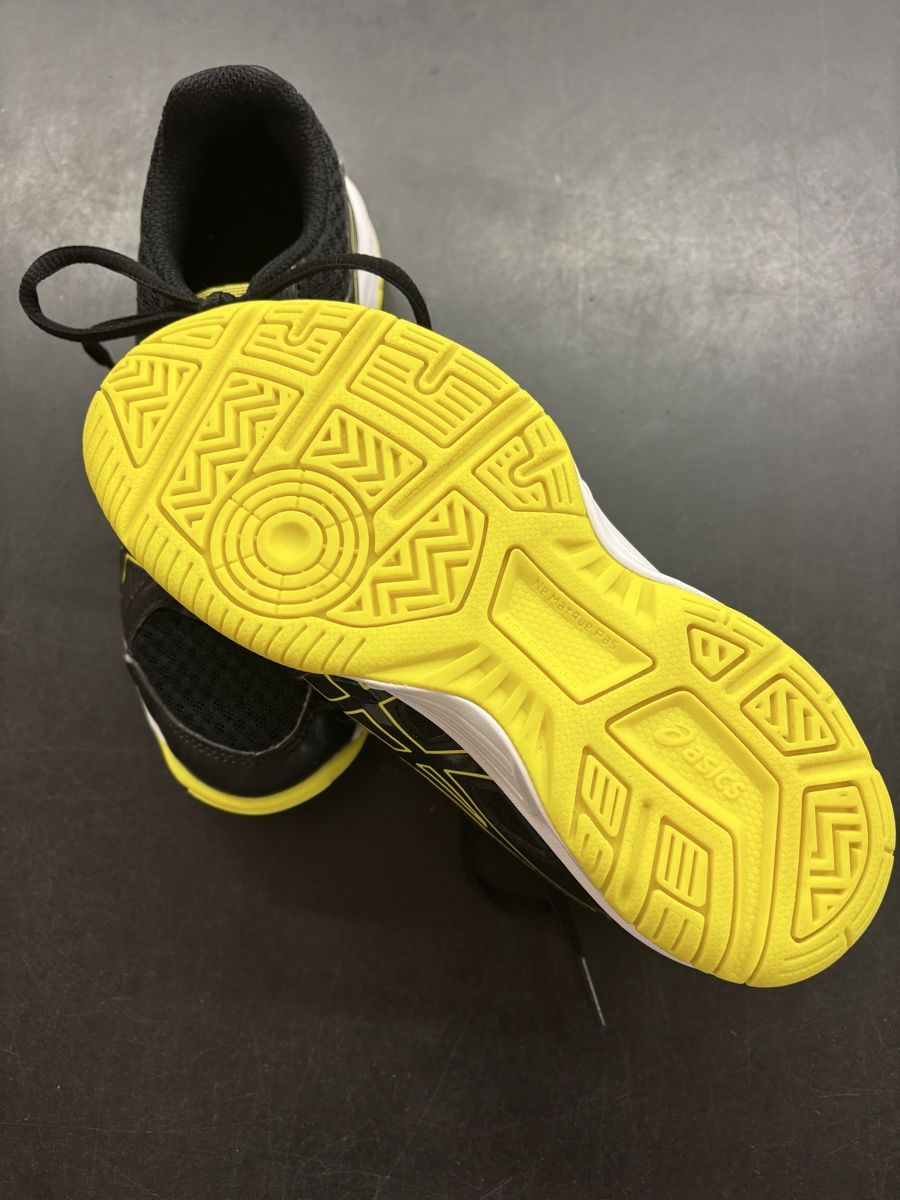 Asics Scarpe per ragazzi: Asics Hallenschuhe Schwarz Gelb, Grösse 32.5 – Usato da Büren an der Aare venduto da Nikito2001 4