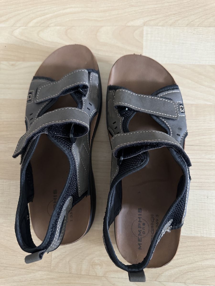 Scarpe da uomo: Memphis One Herren Sandalen, Grau, Grösse 43 – Nuovo (secondo la descrizione) da Weinfelden venduto da kam_jxz5 2