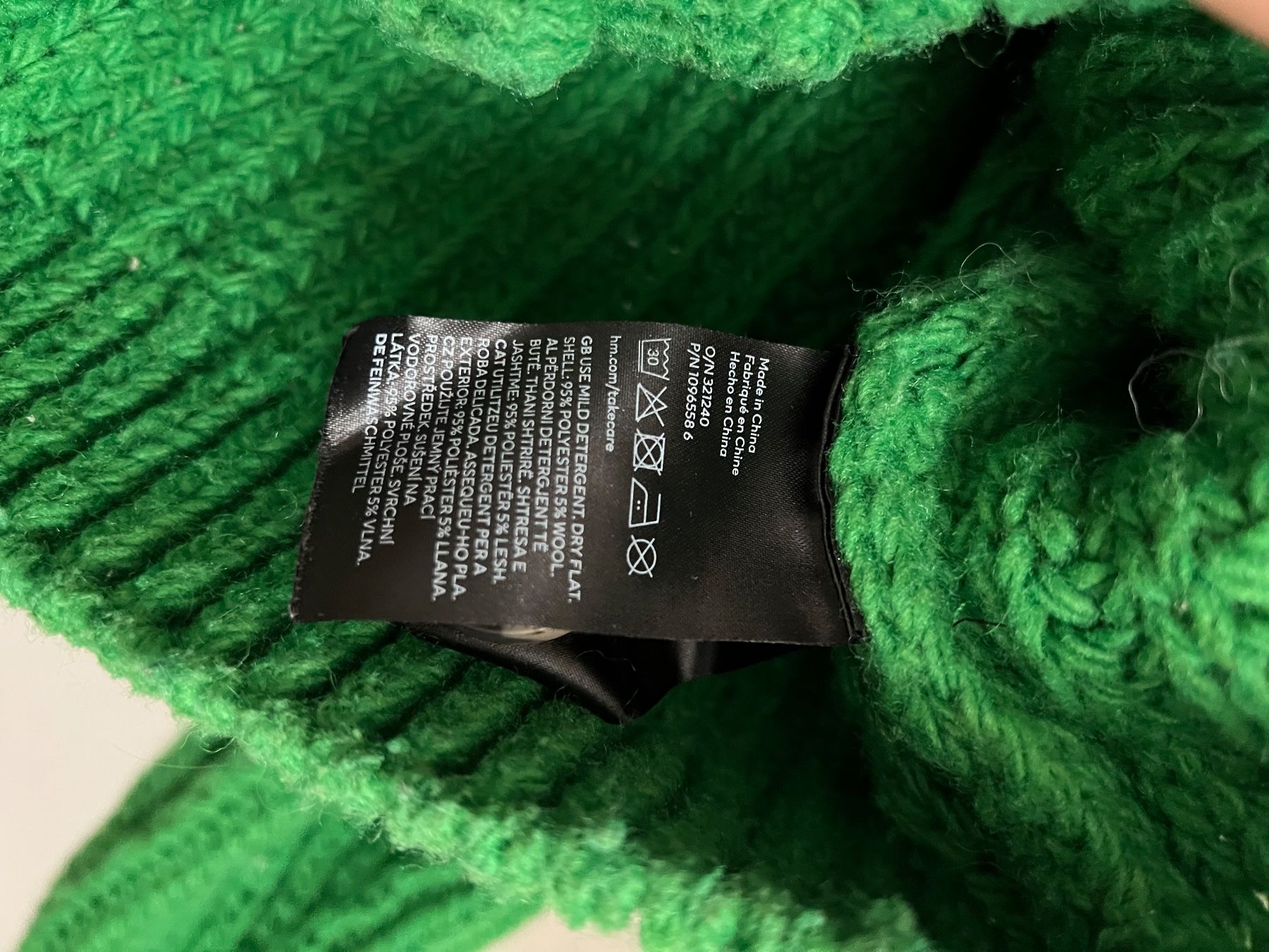 H&M Maglioni & Felpe: Grüne Grobstrickjacke – Usato da Egg b. Zürich venduto da ZeroWaste 3