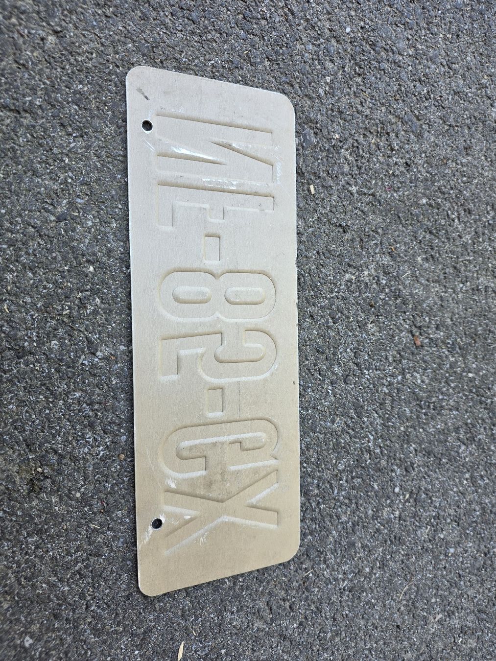 Ecriteaux: Nummernschild NF-85-GX  – D'occasion à Dorf par Echo_Elements