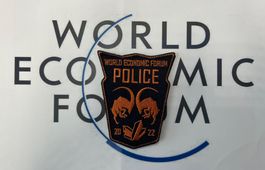 WEF 2022 Police Steinböcke schwarz