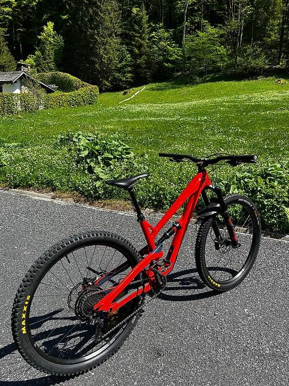 YT Vélos: YT Jeffsy CF Comp 2019 M – D'occasion à Emmetten par Vic-ky 1