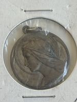 Antike Medaille Damenprofil mit Kranz (I3)