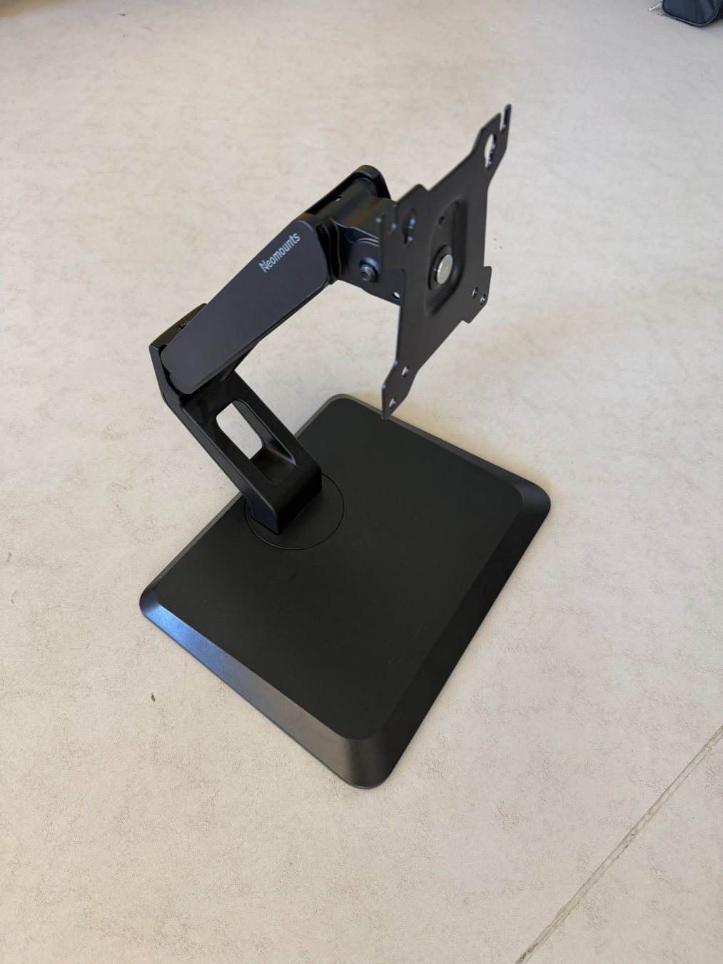Staffa per monitor: Neomount Bildschirmfuss (Stativ mit VESA Mount) – Nuovo (secondo la descrizione) da Zürich venduto da mantis_tech