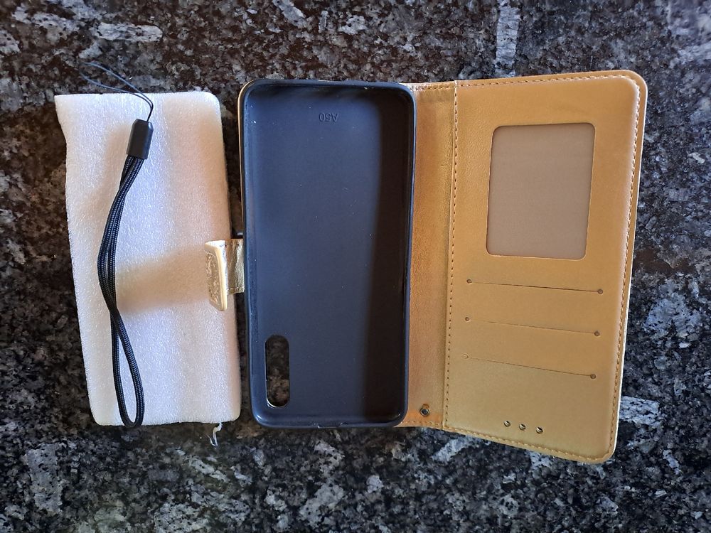 Samsung Cover & Protezioni schermo: Handyhülle für Samsung A50 – Nuovo e nell'imballaggio originale da Andwil TG venduto da Natur5 2