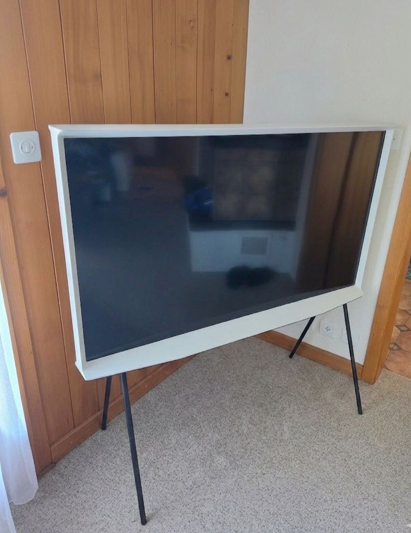 Samsung Fernseher: Samsung LCD TV Serif 55" – Gebraucht aus Nassenwil von Onlinecrowd