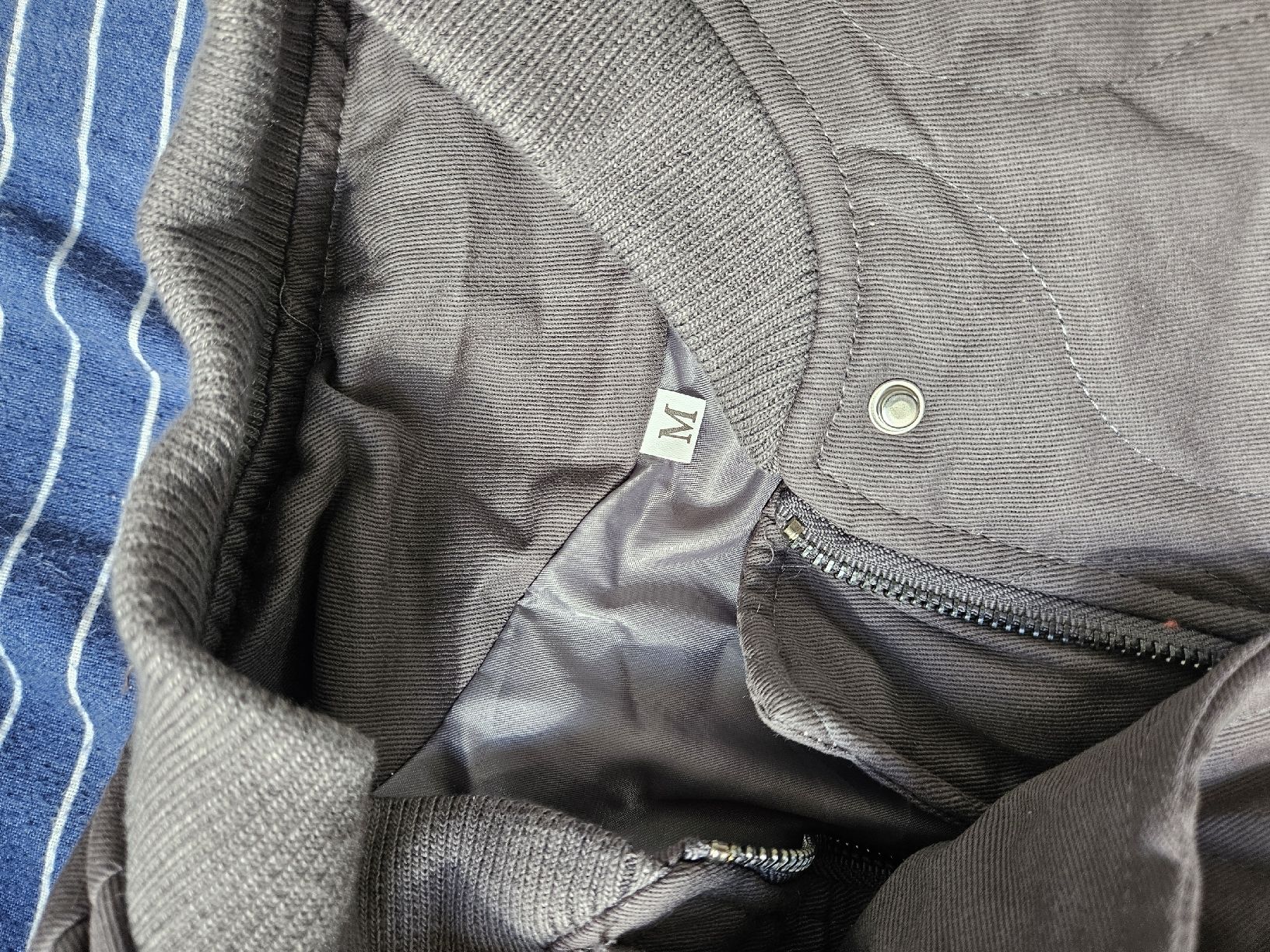 Manteaux: Gesteppte Dunkelgraue Jacke – Neuf (Voir description) à Fehren par hxna36 1