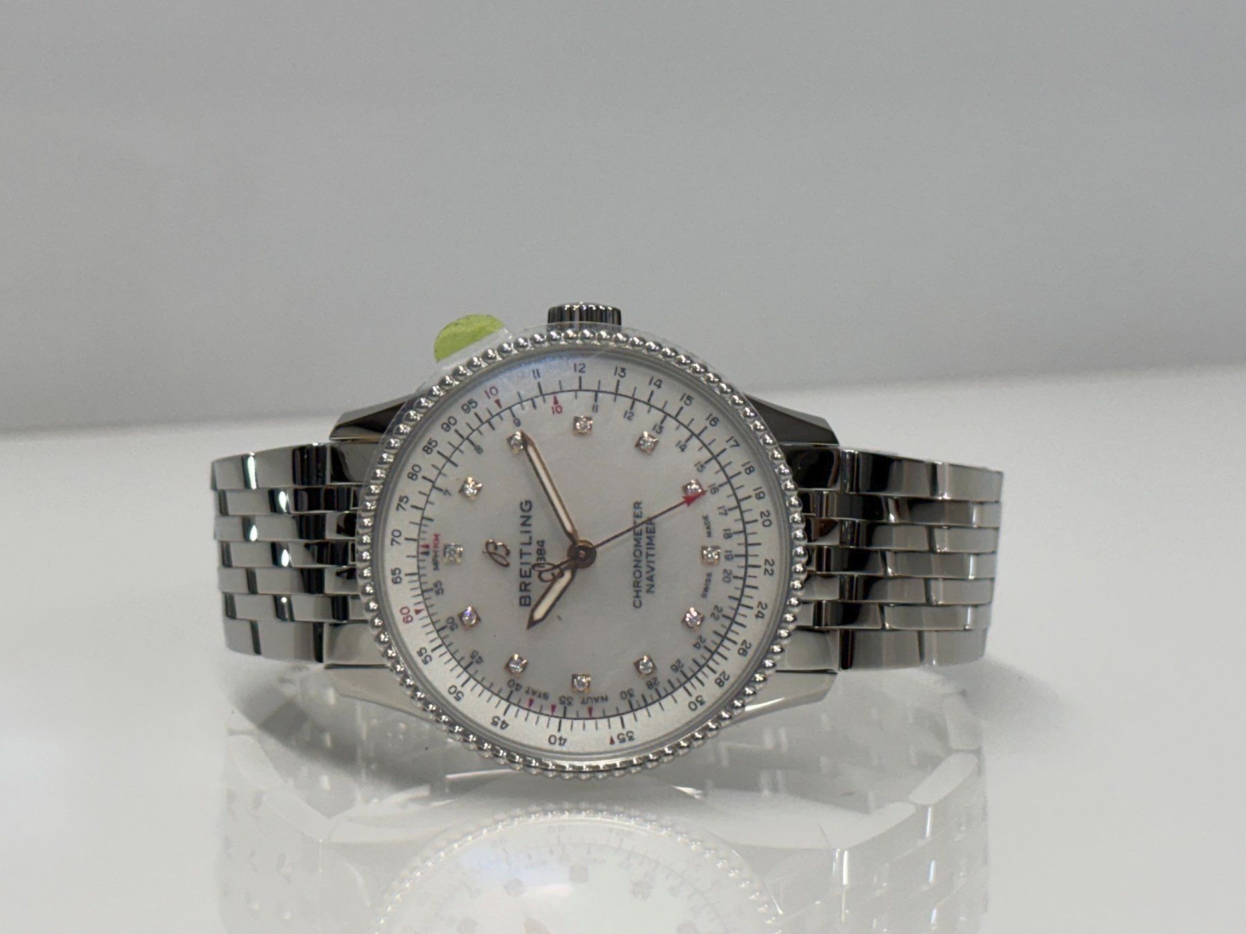 Breitling Montres: Breitling Navitimer Automatic 35 MOP Diamant – D'occasion à Grenchen par chaga1234