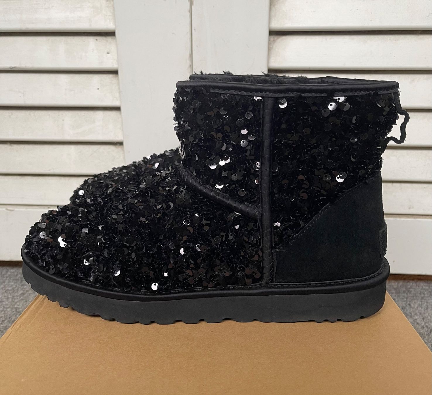 Ugg Damenschuhe: Wintertraum, UGG Classic mini Chunky Sequin Boots Gr.41 – Neu (gemäss Beschreibung) aus Basel von Tashina 1