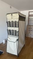Garderobe aus Stoff