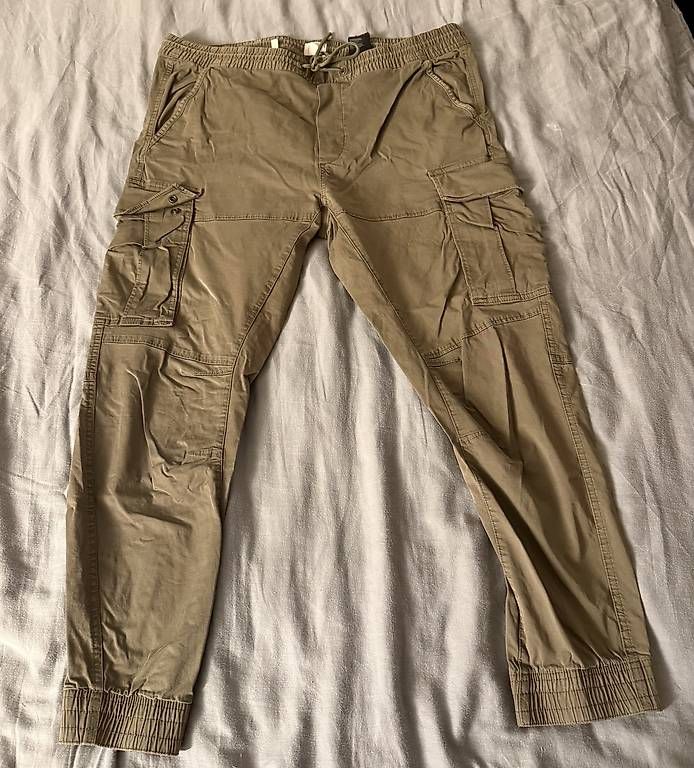Pantaloni: Beige Cargo Hose – Usato da Wädenswil venduto da dom_pz5d