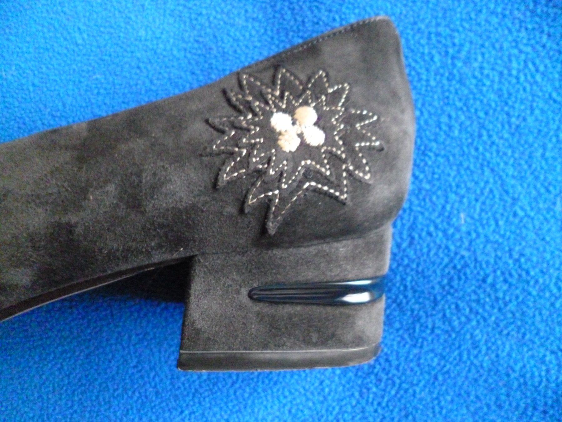 Damenschuhe: Damen Dirndl Schuhe, Grösse 36, Wildleder, schwarz – Gebraucht aus Unterseen von marathon1 1