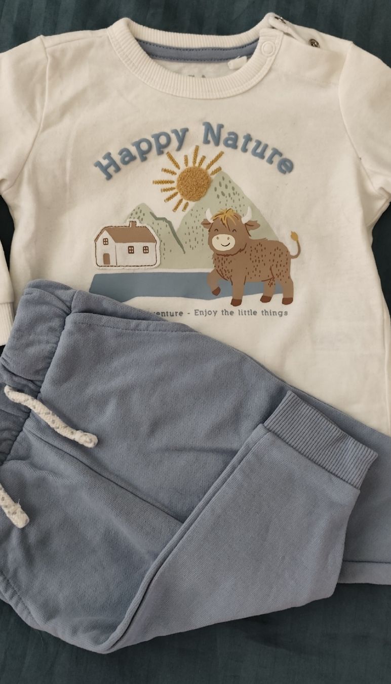 C&A Ensembles coordonnés: Ensemble training t-shirt 6m – Neuf (Voir description) à Martigny par Seuph02
