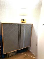 Commode à deux portes battantes, 4 compartiments, manguier
