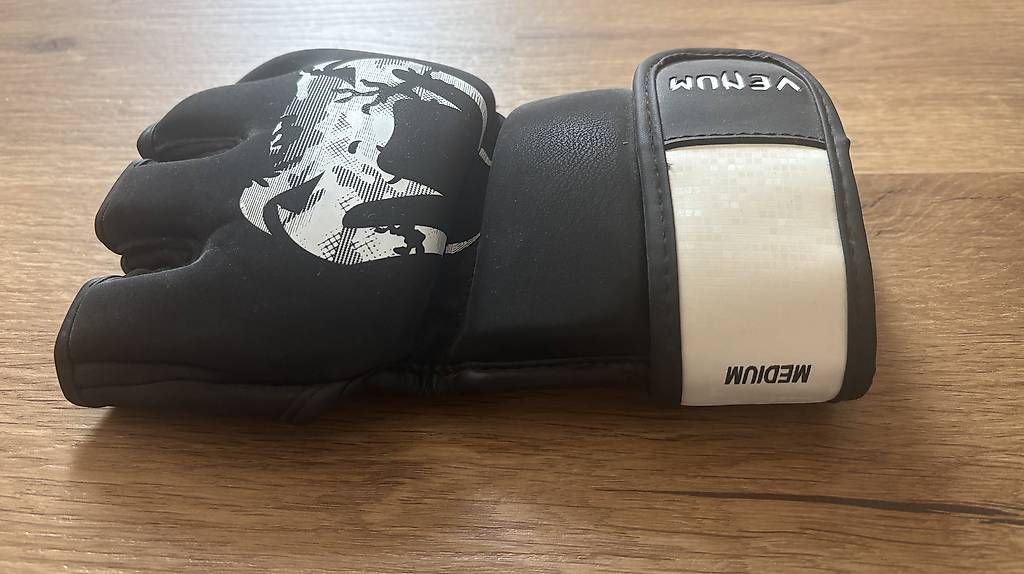 Venum Guanti & manicotti: MMA Handschuhe – Usato da Frauenfeld venduto da jan_5xhh 3