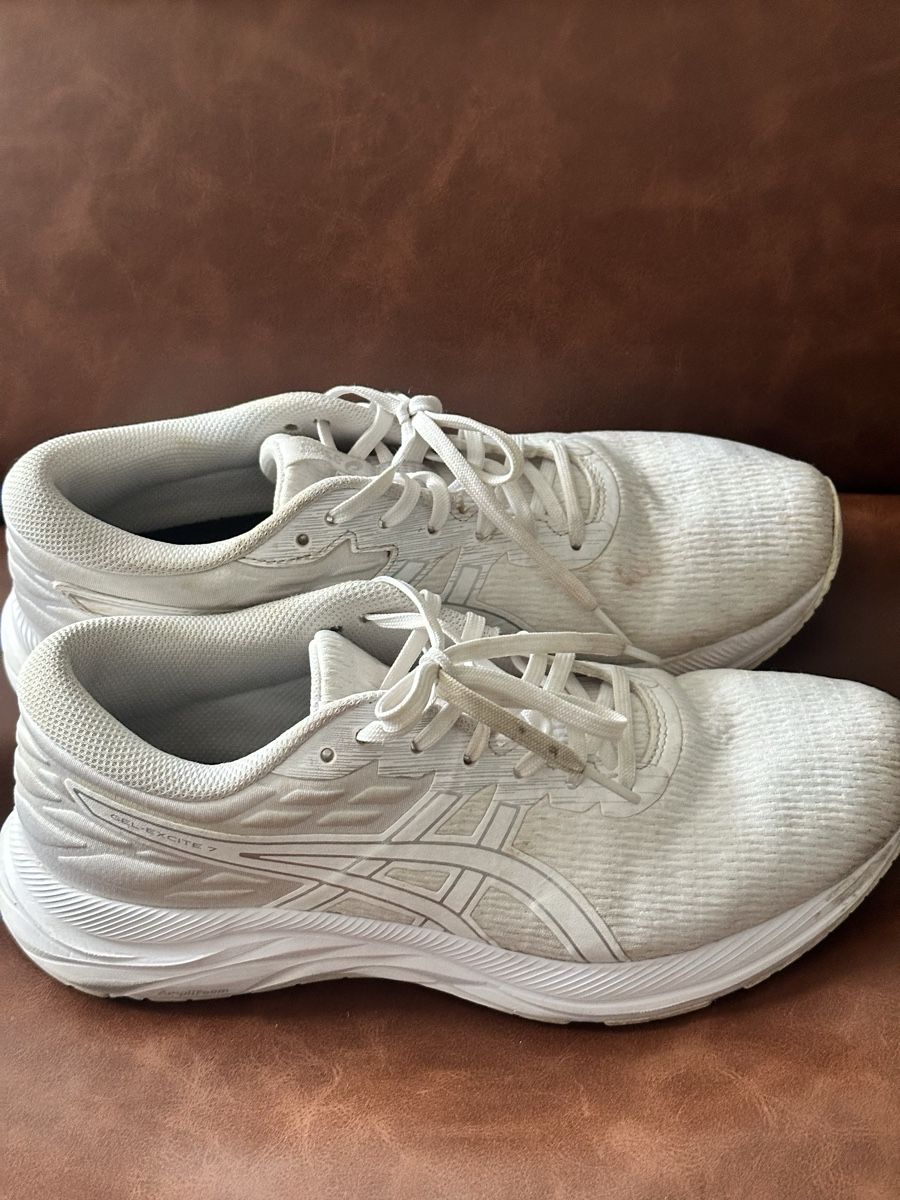 Asics Scarpe da uomo: Asics Sportschuhe gr. 41.5 – Usato da Aesch BL venduto da ili23_yg5k