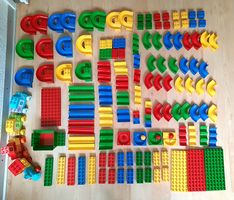 Hubelino Kugelbahn mit 3 Bällen mit vielen Lego Duplosteinen