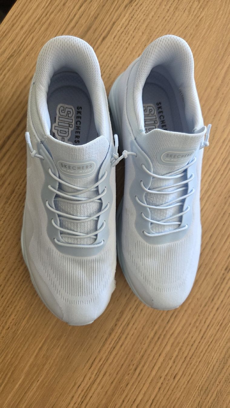 Skechers Scarpe da donna: Sketchers Glide Step Memory form slip-ins – Usato da Le Pâquier-Montbarry venduto da Gruyere77