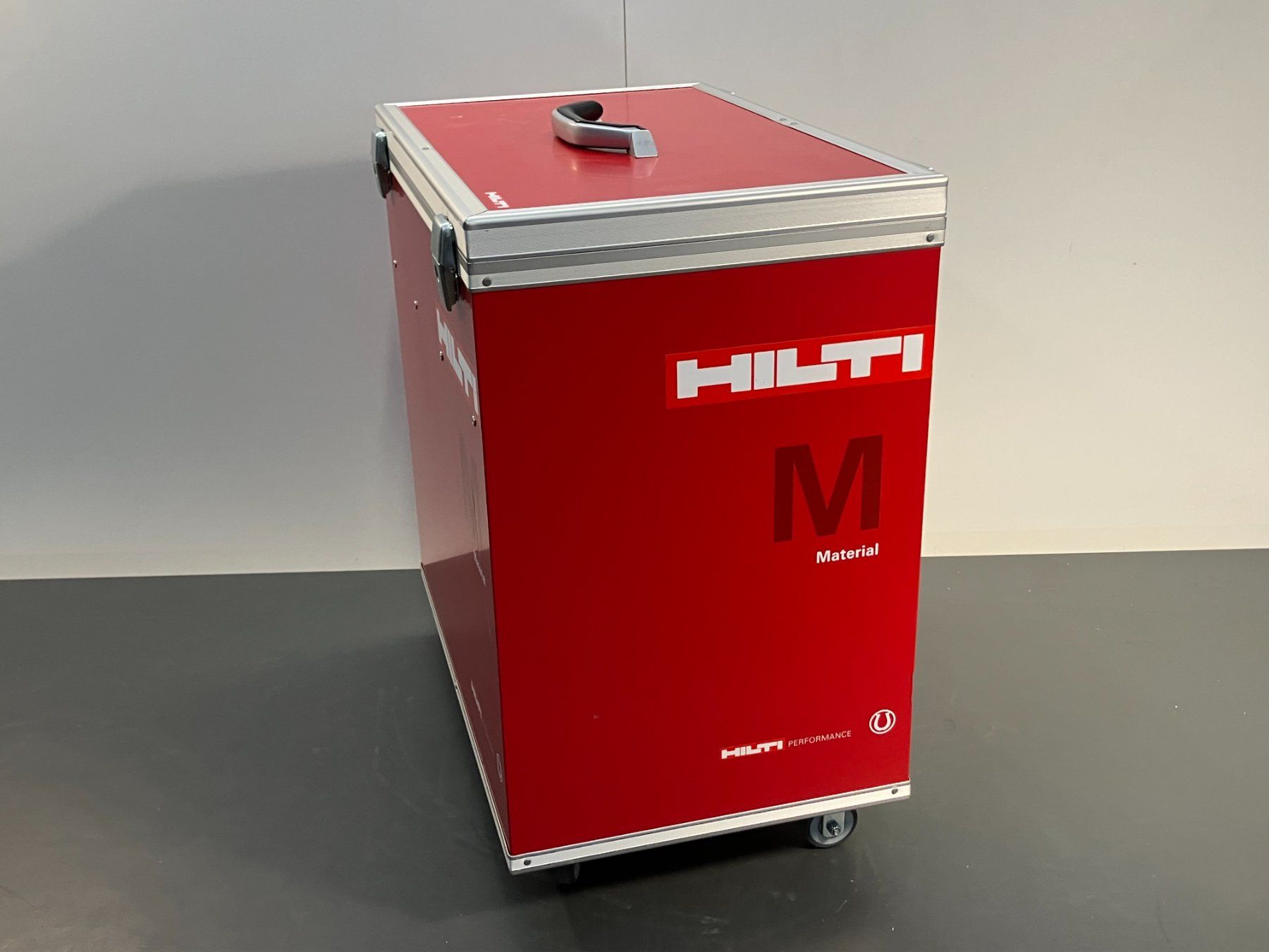 Tutti gli attrezzi: gebr. Material Trolley mit HILTI Aufklebern ab 1.- – Usato da Lichtensteig venduto da Buy24International 4