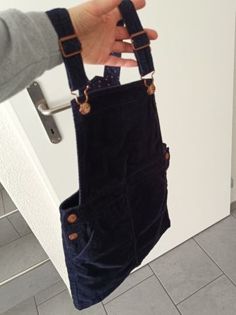 Neues Latzkleid 128 ( ganz dunkelblau)