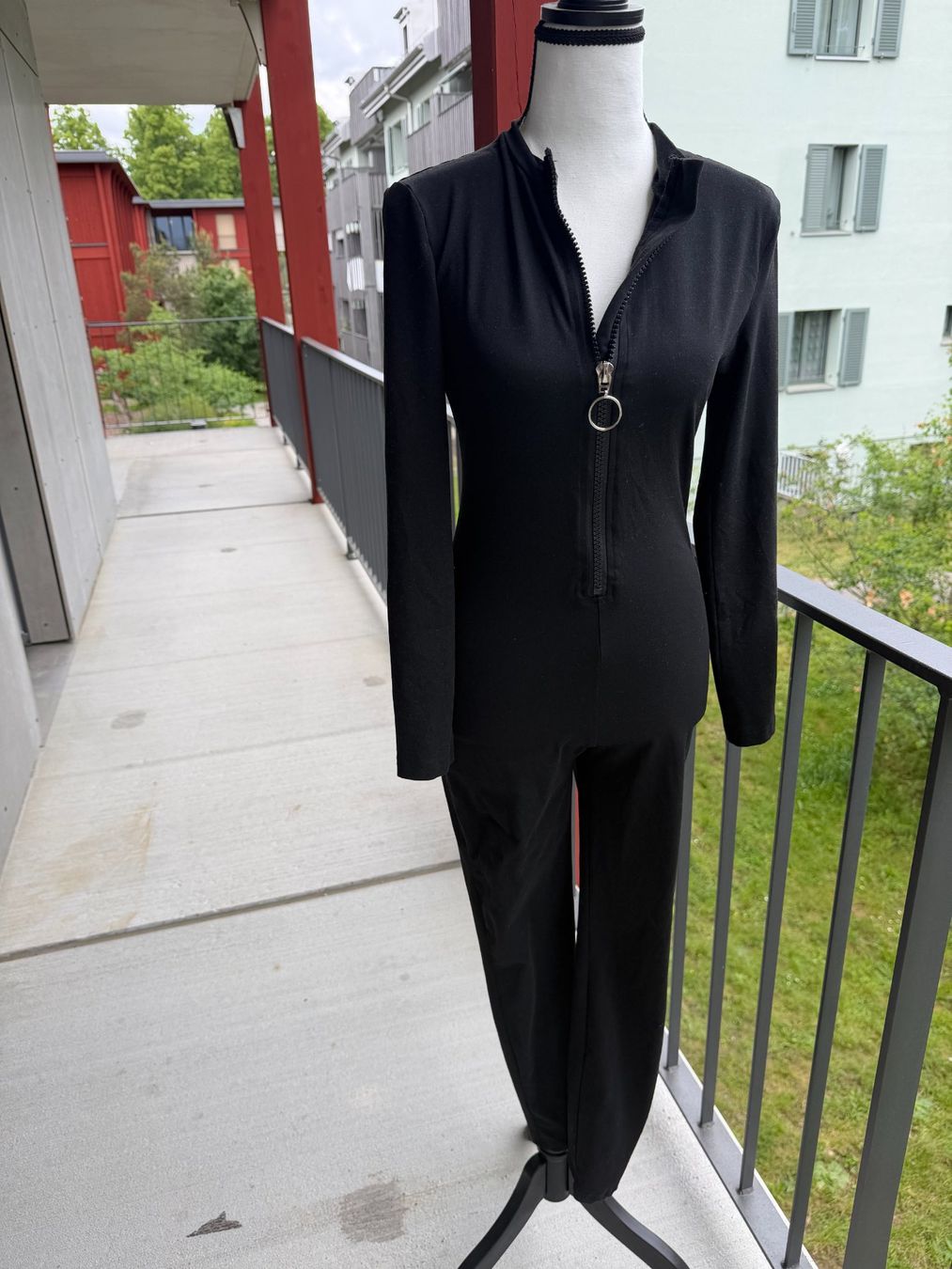 Tute: Schwarzer Jumpsuit , Grösse XS – Usato da Riehen venduto da ann_76jw