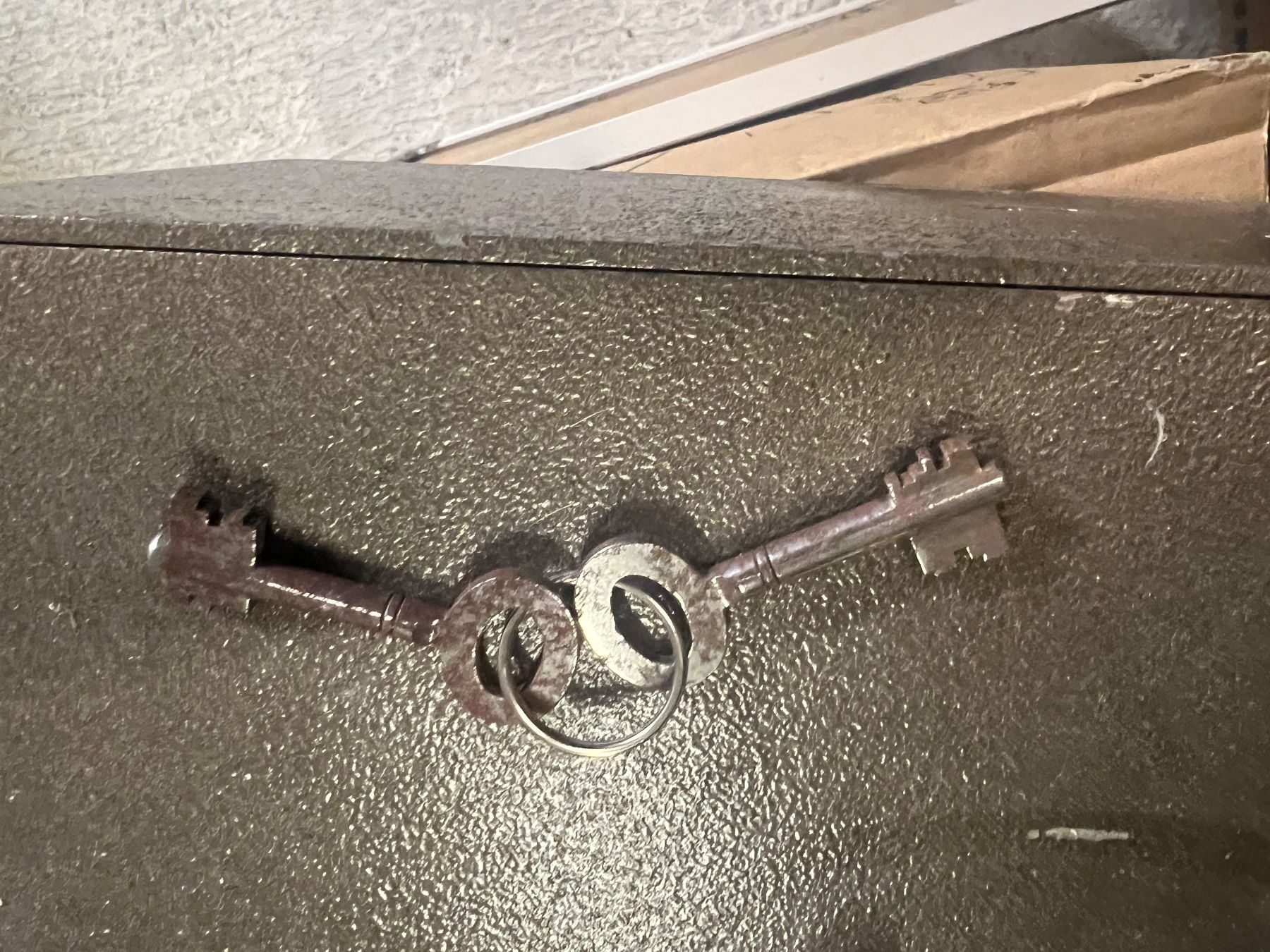 Casseforti: Alte Kassen Tresor mit 2 Schlüssel – Usato da Bülach venduto da Buymike8 2