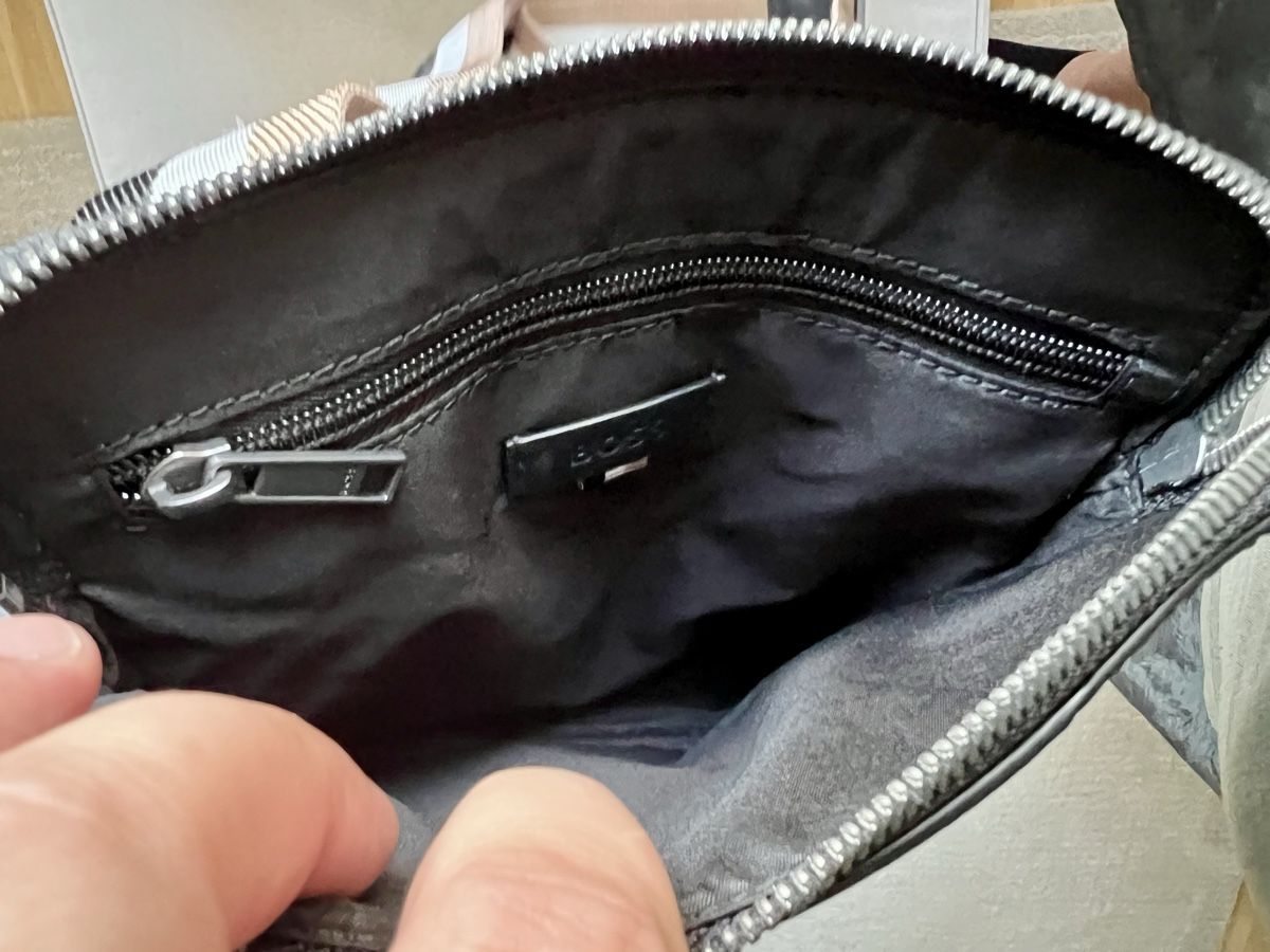 Hugo Boss Borse: Boss Umhängetasche – Usato da Basel venduto da oli_skt9 2
