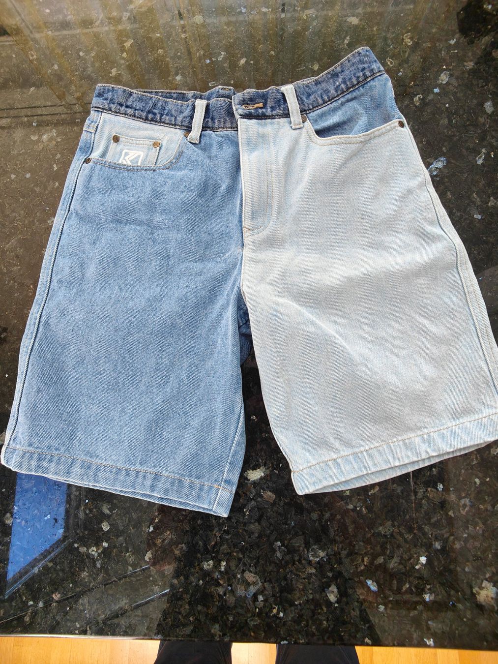 Karl Kani Jeans: kurze Hose – Gebraucht aus Zürich von Mumpfi9