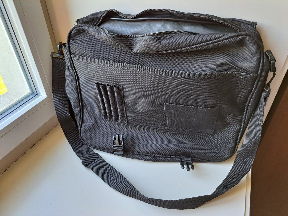 Borse: Laptop-Umhänge-Schul-Tasche – Usato da Oetwil am See venduto da Kuechenzeit 2