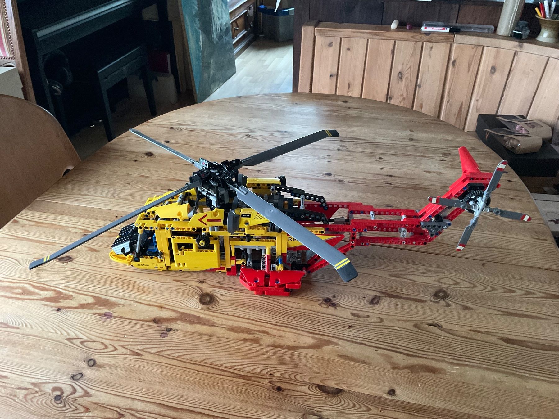 Lego Kit di costruzioni: Lego grosser Helikopter 9396 – Usato da Hinwil venduto da Things_Swiss