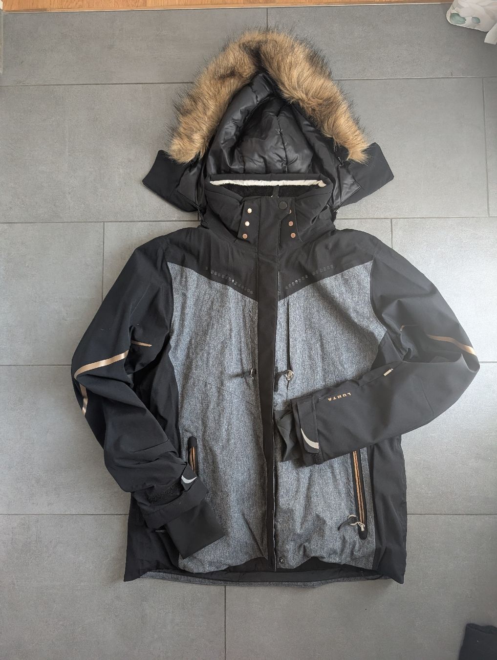 Luhta Giacche: LUMTA SchneeJacke Grösse L – Nuovo (secondo la descrizione) da Münchenbuchsee venduto da La_piccola