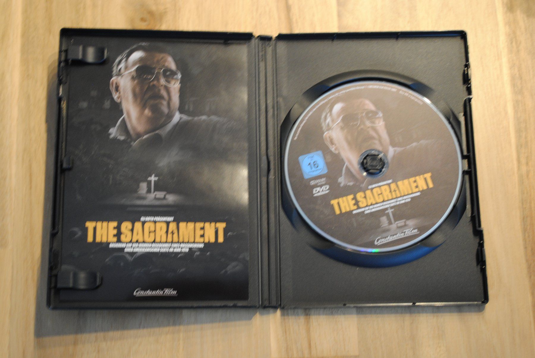 Tutti i DVDs: The Sacrament – Usato da Olten venduto da prusik02 1