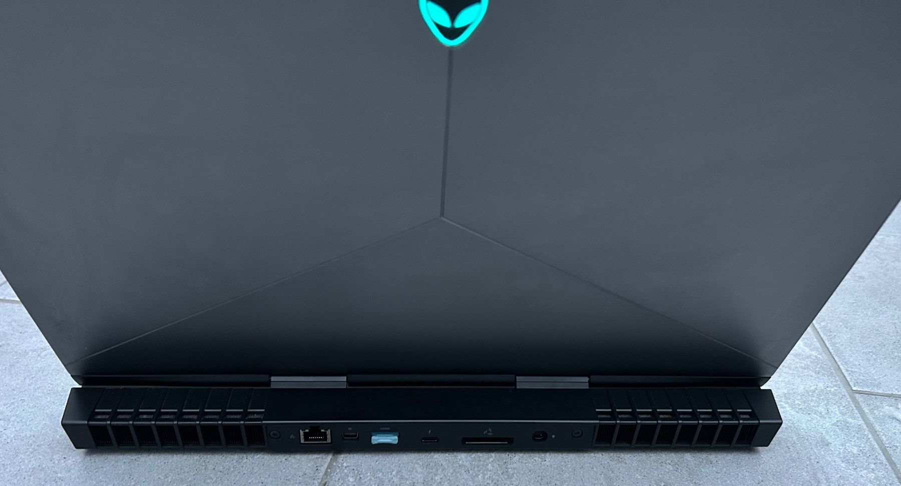 Alienware Notebooks: Alienware 15 R3 UHD | i7 | 32GB RAM | Intel GPU 530 OK – Gebraucht aus Schaffhausen von spinelli02 3