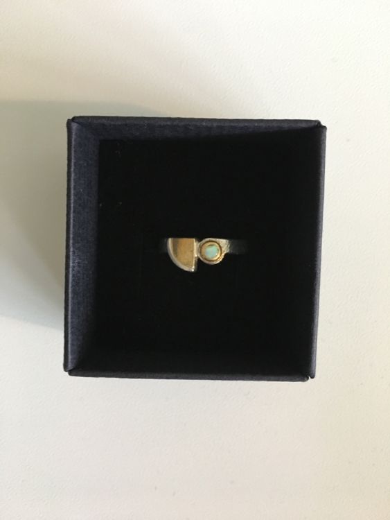 Belle bague carrée argent semi clos et pierre Topaze bleue facettée