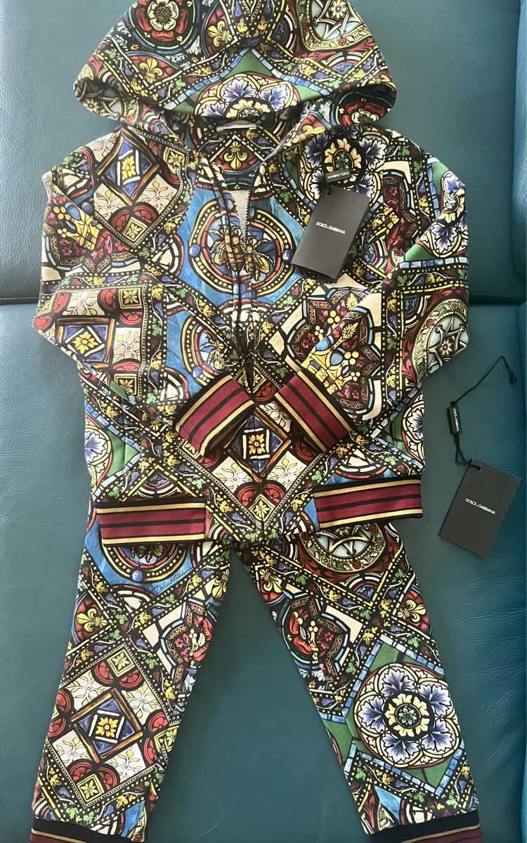 Dolce & Gabbana Lotti di vestiti: Set / Anzug Dolche Gabbana 4/5 Jahre – Usato da Zumikon venduto da DamenFashionShop
