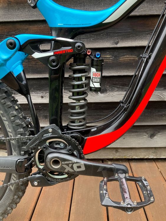 Giant Vélos: VTT Giant Glory Advanced 0, DH, Freeride, état impeccable! – D'occasion à Cousset par xgi_c7z6 6
