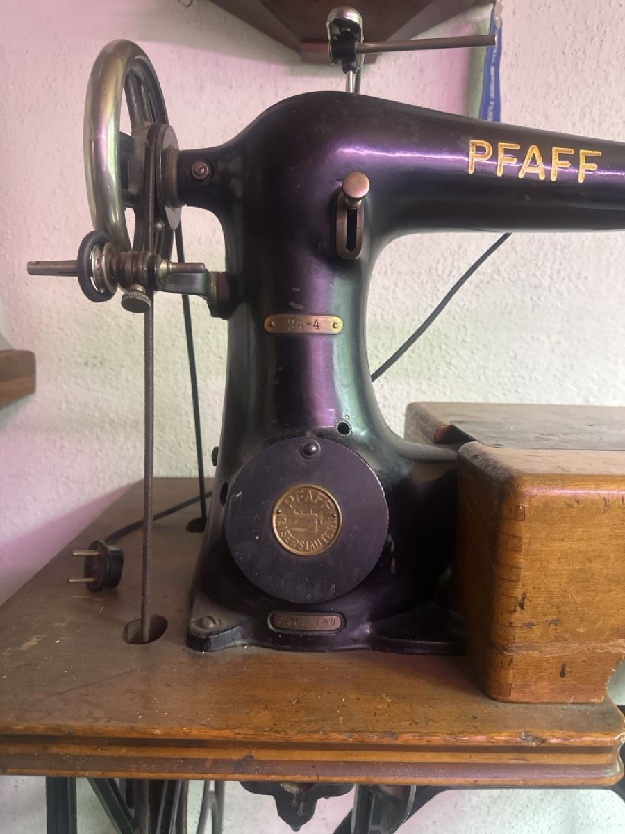 Pfaff Nähmaschinen: Pfaff lather sewing machine with iron frame acceptable – Gebraucht aus Elsau von MANWITHVAN 2