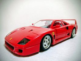 Ferrari F40  1:18 in Original OVP