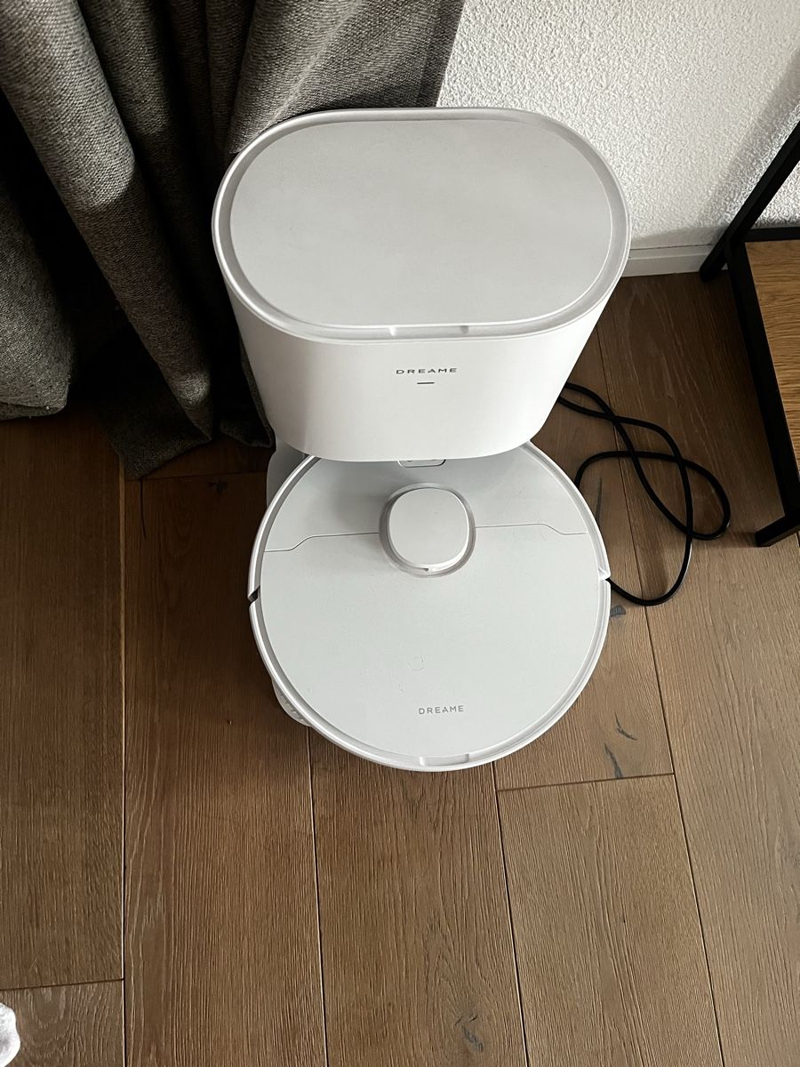 Dreame Aspirateurs & Accessoires: Dreame D10 Plus Saugroboter mit Absaugstation – D'occasion à Wald ZH par vivian__ 1