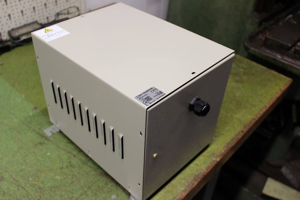 Composants électroniques: Trafo  400 Volt-230 Volt  Bächli – D'occasion à Werthenstein par joniace