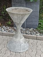 Willy Guhl Eternit Blumenspindel 