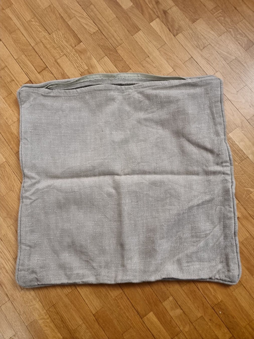 Micasa Cuscini: Housses de coussin beiges – Usato da Veyrier venduto da Leilazizou