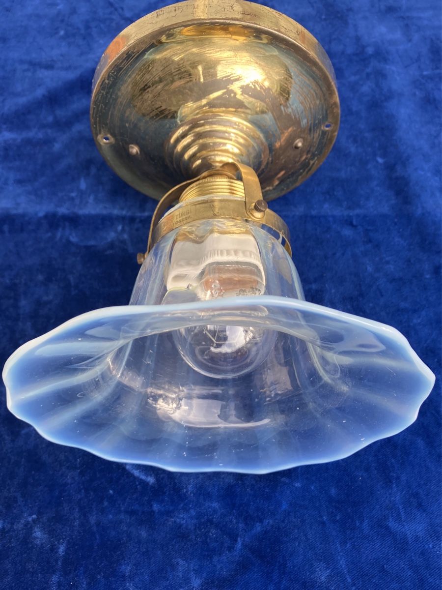 Lampadari & plafoniere: Deckenlampe Jugendstil Messing mit spezzielle Opalinglas – Usato da Zürich venduto da otomado 2