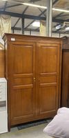 Holzschrank